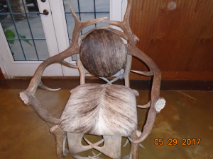 Man Cave Elk and Moose Horn Chair